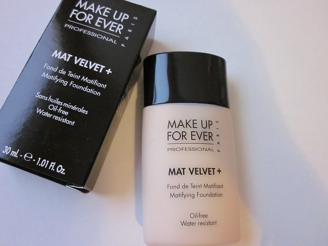 Foundation REVIEW: Make Up For Ever Mat Velvet + #20